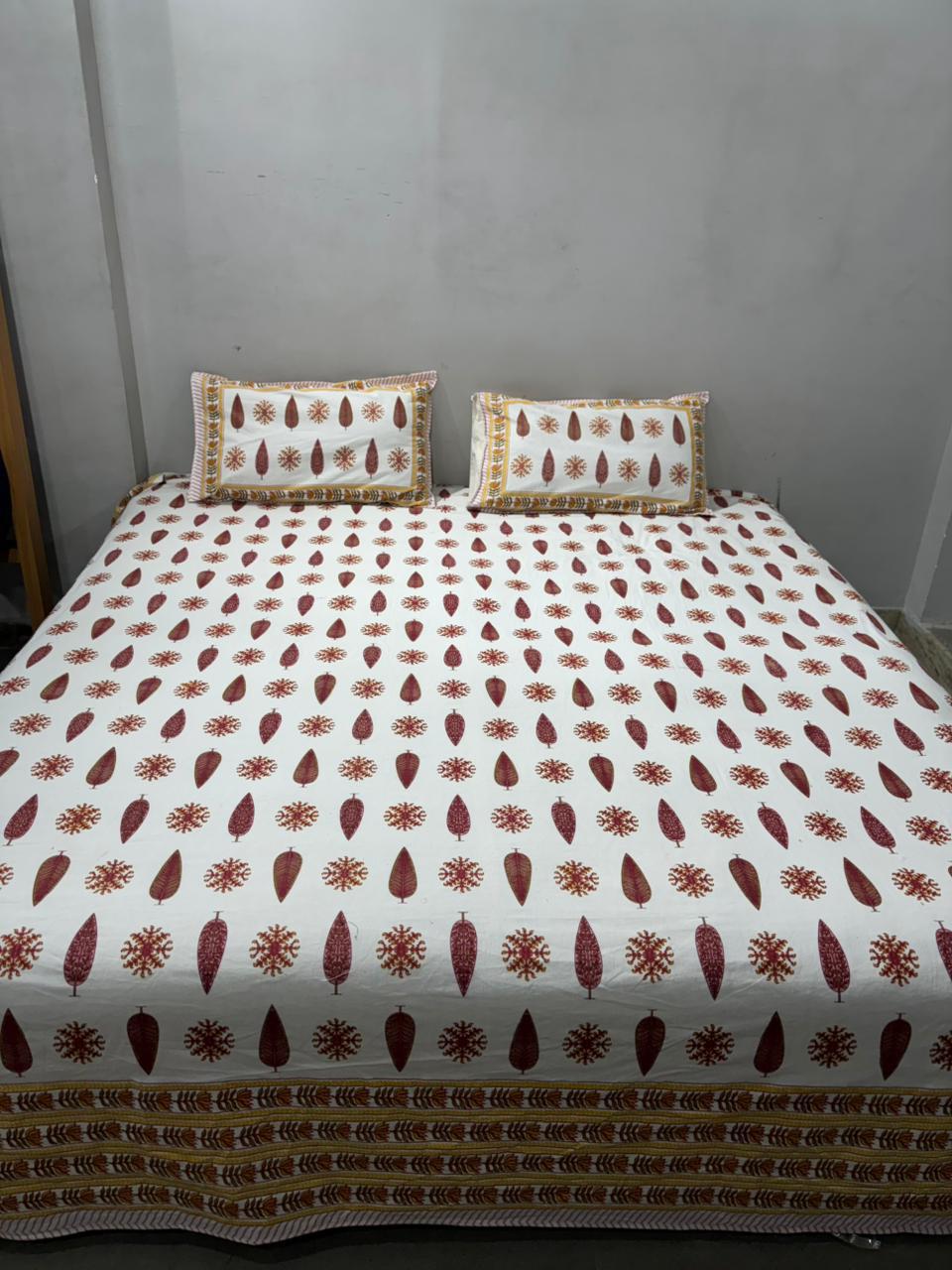 Handblock Printed Super King Size Cotton Bedsheet 108×108 with 2 Pillow Covers | South Cotton Murgan Fabric | Soft & Colorfast