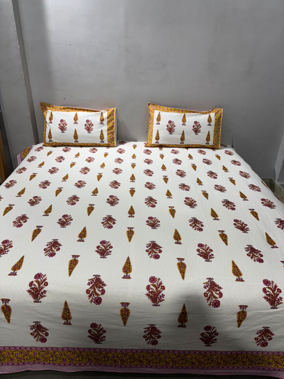 Handblock Printed Super King Size Cotton Bedsheet 108×108 with 2 Pillow Covers | South Cotton Murgan Fabric | Soft & Colorfast