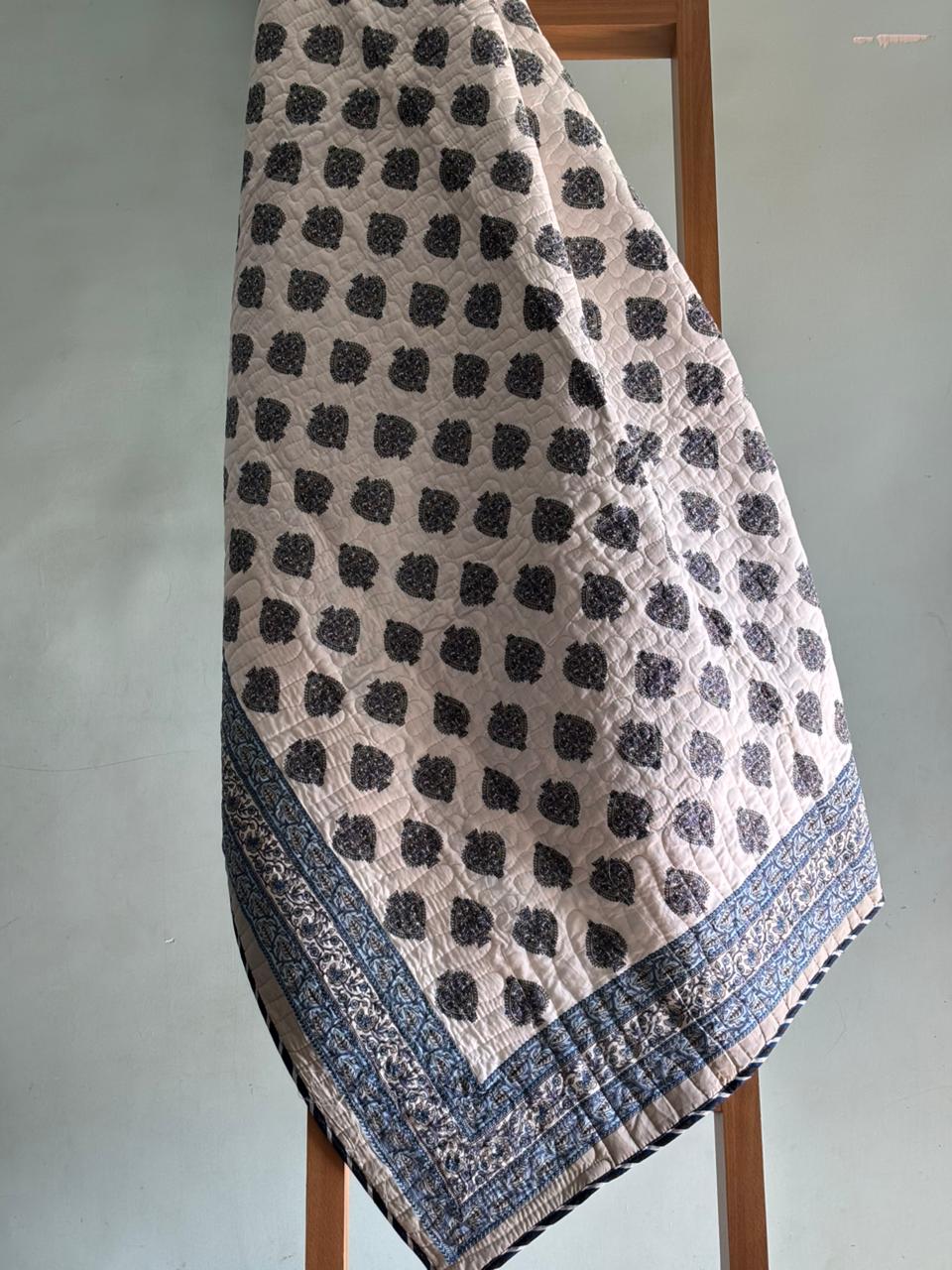 Premium Reversible Single Bed Cotton Comforter (60x90) – Lightweight 3-Layer Machine Stitched Quilt