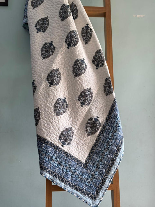 Premium Reversible Single Bed Cotton Comforter (60x90) – Lightweight 3-Layer Machine Stitched Quilt